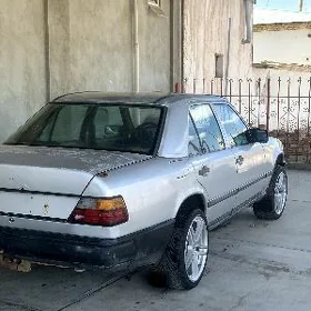 Mercedes-Benz 300D 1986
