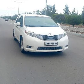 Toyota Sienna 2013