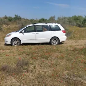 Toyota Sienna 2008