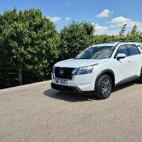 Nissan Pathfinder 2025