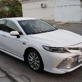 Toyota Camry Hybrid 2020
