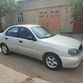 Daewoo Lanos 2000