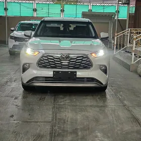 Toyota Highlander 2022