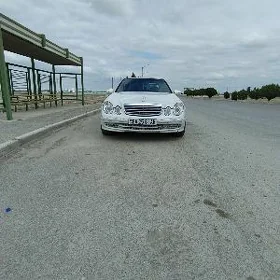Mercedes-Benz E500 2003