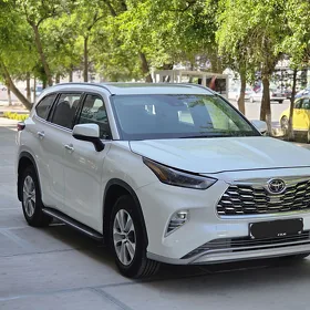 Toyota Highlander 2021