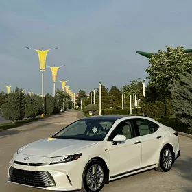 Toyota Camry 2025