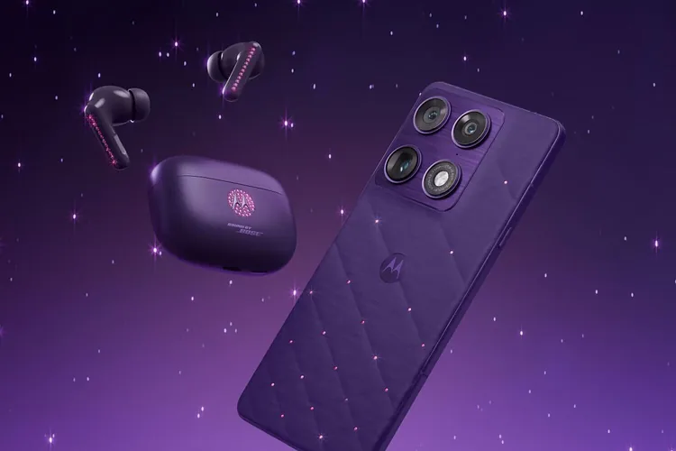 Motorola Swarovski kristallary bilen bezelen smartfon bilen gulaklyk hödürleýär