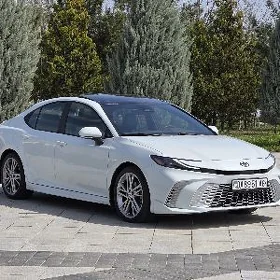 Toyota Camry 2025