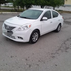 Nissan Versa 2012