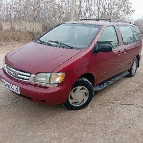 Toyota Sienna 1999