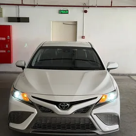 Toyota Camry 2021