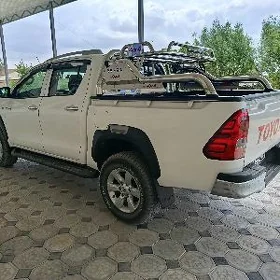 Toyota Hilux 2023