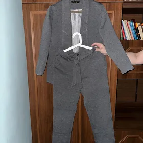 Деловой костюм