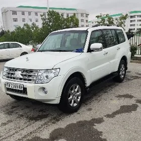 Mitsubishi Pajero 2011