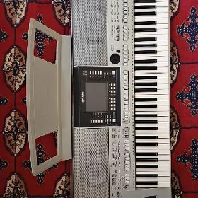 YAMAHA PSR - S 910