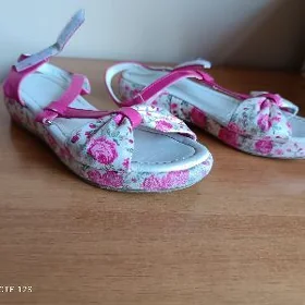 Босоножки ,макасины, кроссовки