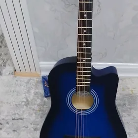 Gitara akustik