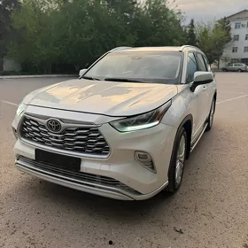 Toyota Highlander 2020