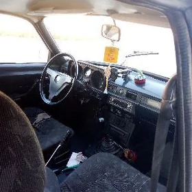 Gaz 24 1990