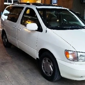 Toyota Sienna 2000