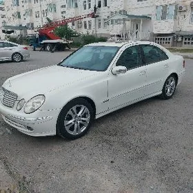 Mercedes-Benz E350 2005