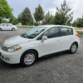 Nissan Versa 2012