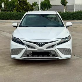 Toyota Camry 2021