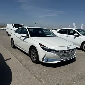 Hyundai Elantra 2021