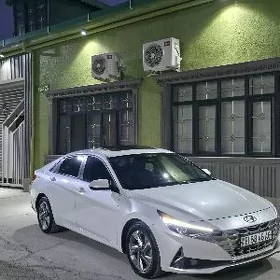 Hyundai Elantra 2023