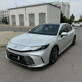 Toyota Camry 2025