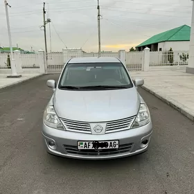 Nissan Versa 2010