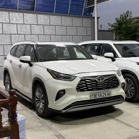 Toyota Highlander 2020