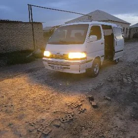 Toyota Hiace 1990