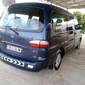 Hyundai H-1 2004
