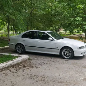 BMW E39 2001