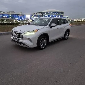 Toyota Highlander 2021