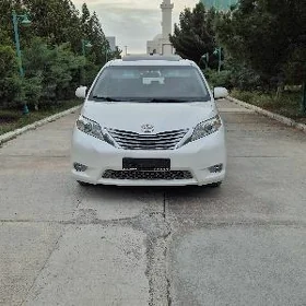 Toyota Sienna 2015