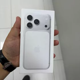 17 pro white