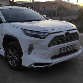 Toyota RAV4 2024