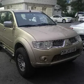 Mitsubishi Pajero 2009