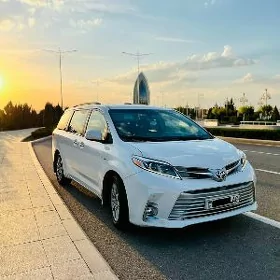 Toyota Sienna 2017