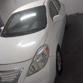 Nissan Versa 2011
