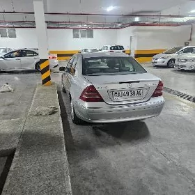 Mercedes-Benz C-Class 2002