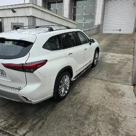 Toyota Highlander 2020