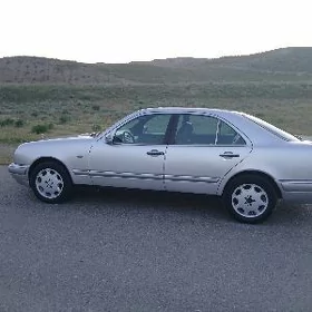 Mercedes-Benz E320 1996