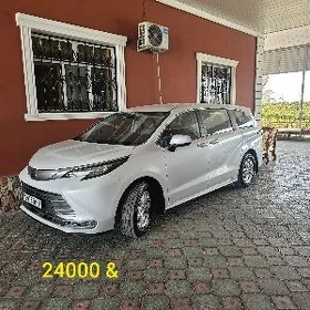 Toyota Sienna 2022
