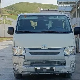 Toyota Hiace 2024