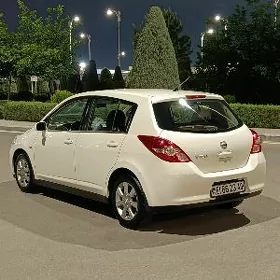 Nissan Tiida 2009