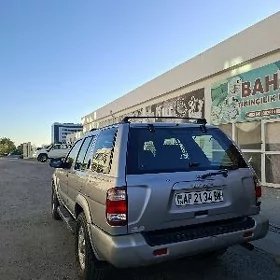 Nissan Pathfinder 2002