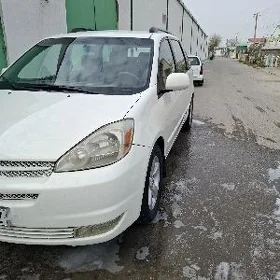 Toyota Sienna 2004
